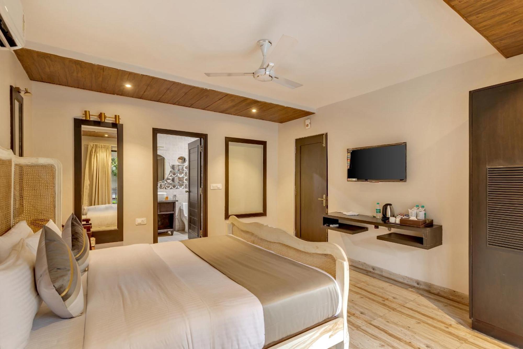Skon Morjim Beach Resort By Orion Hotels Velha Goa Exterior foto