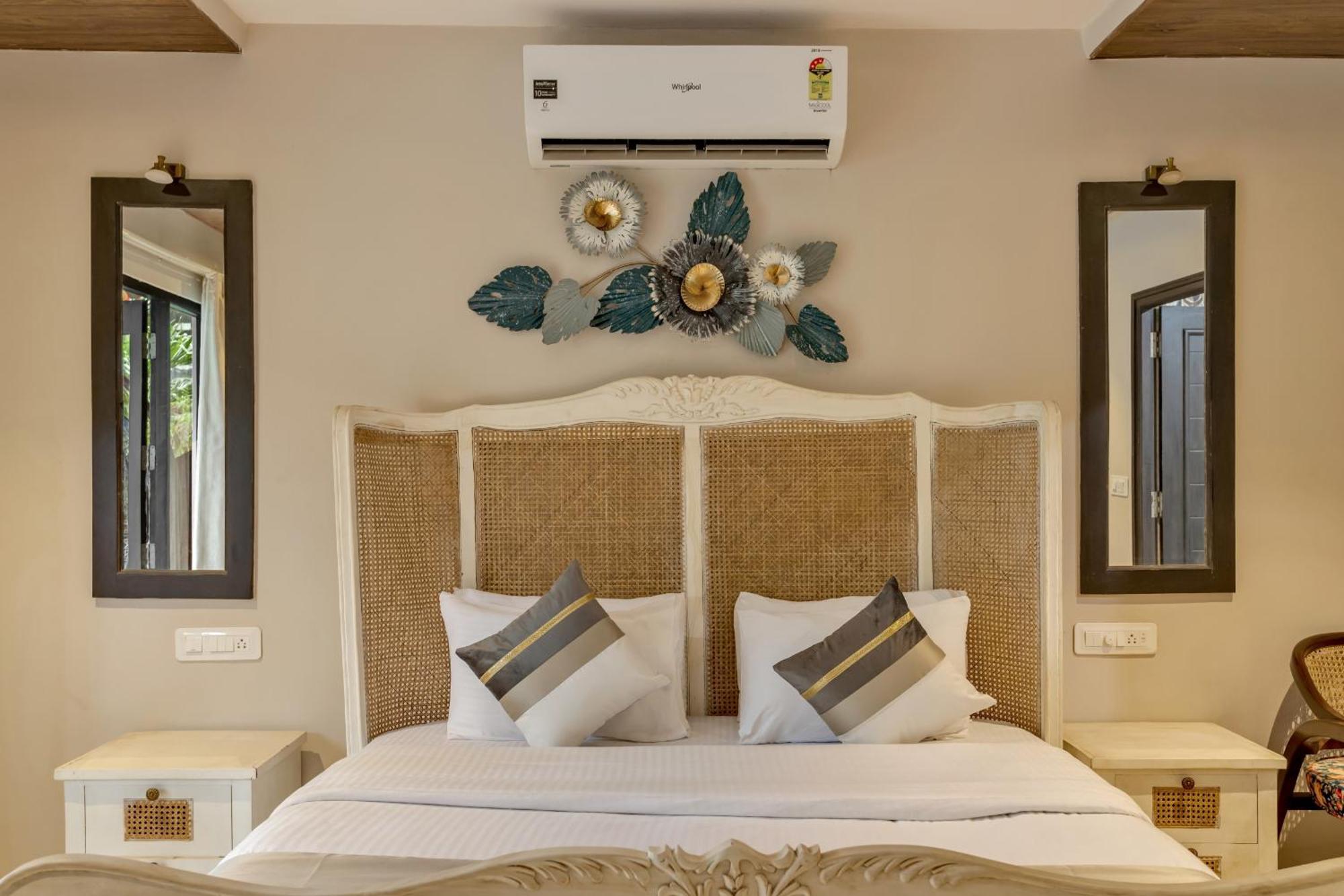 Skon Morjim Beach Resort By Orion Hotels Velha Goa Exterior foto